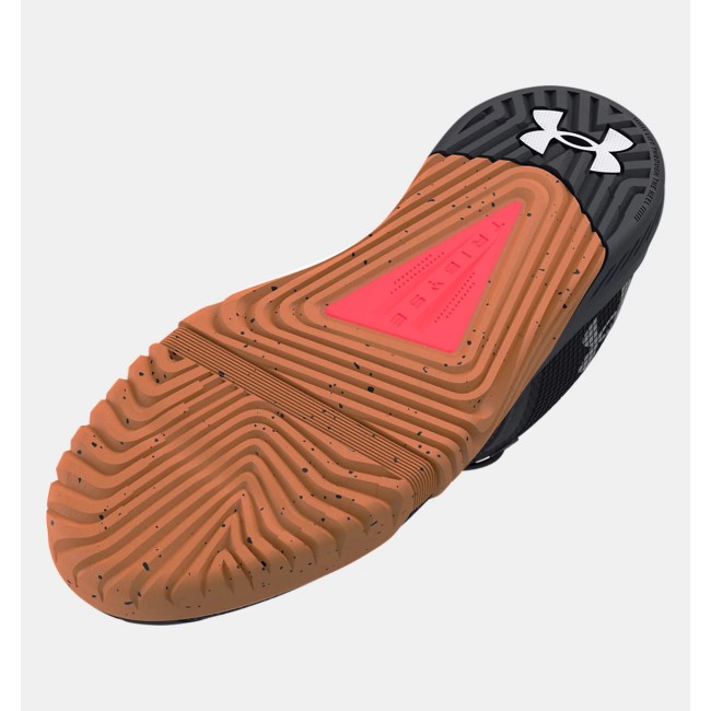 UA TriBase™ Reign 6 Training
